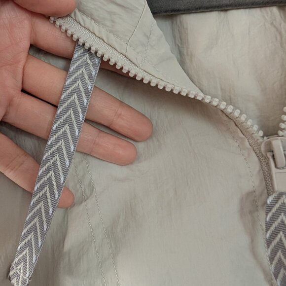 Thread & Supply Beige Light Half Zip Pullover Windbreaker with Hood - Size L - Picture 10 of 11